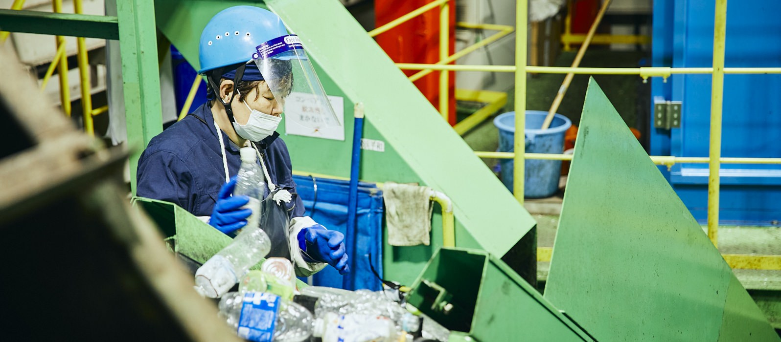 飲料容器（ペットボトル・缶・ビン）の処理施設スライド3